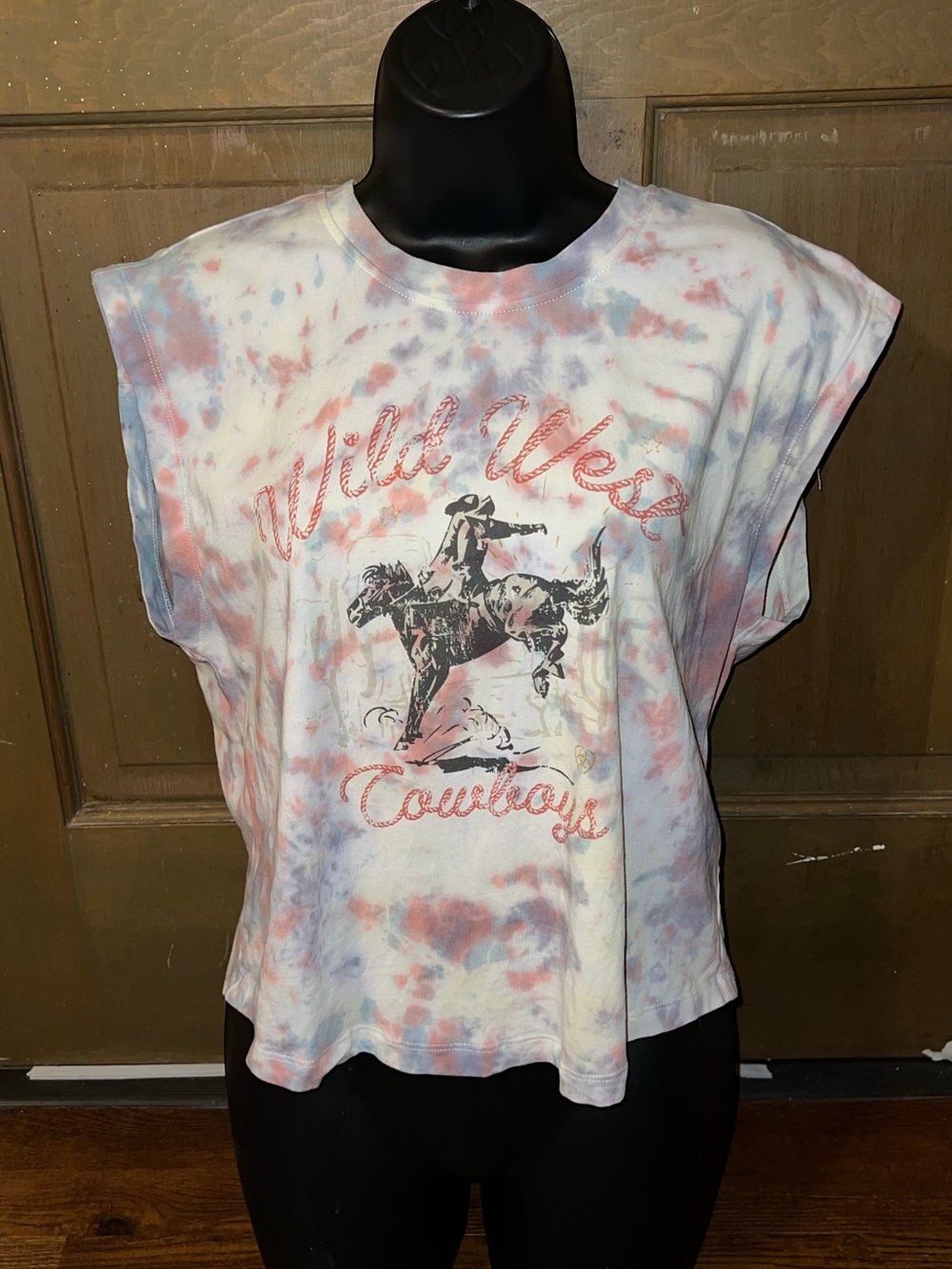 Ariat 'Wild West Cowboys' Cream Tie Dye Western Short Sleeve Muscle Tank Size S